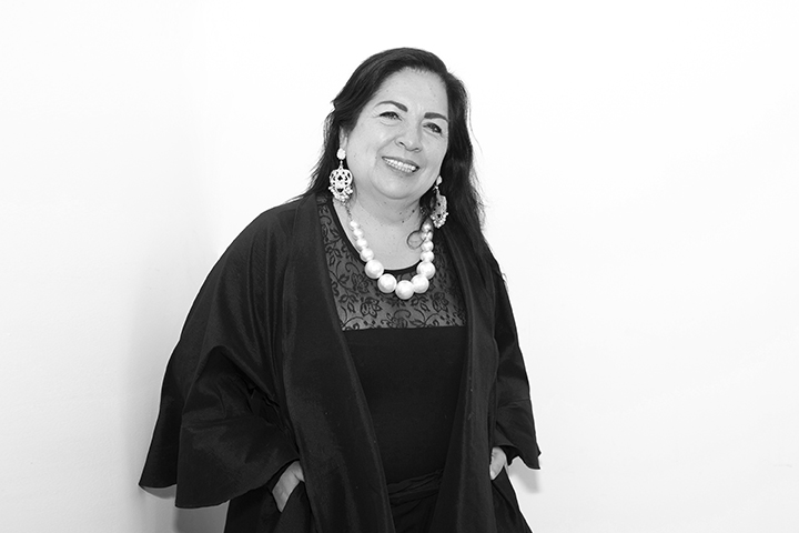 Betsabee Romero byn centrado