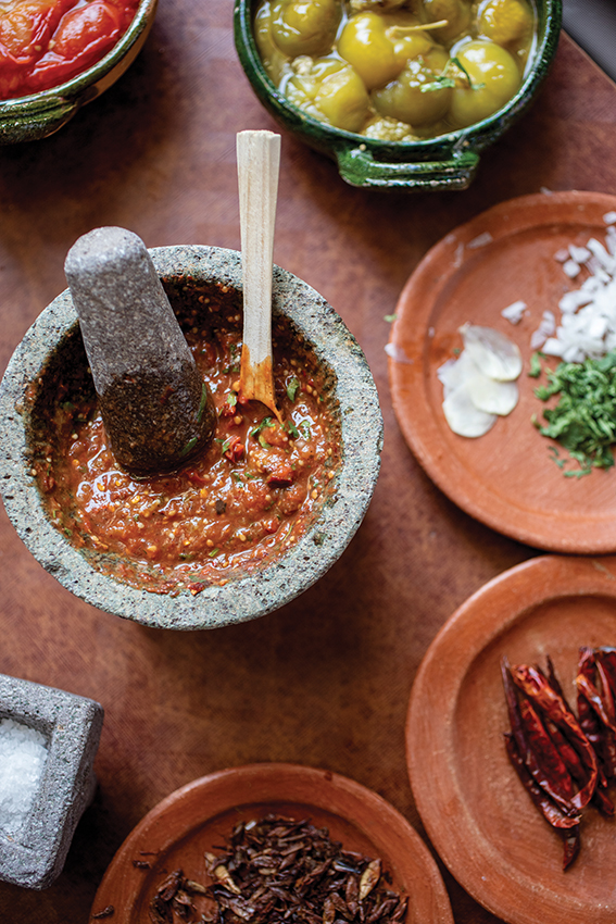 Casa Oaxaca: Tableside freshmade salsa with grasshoppers