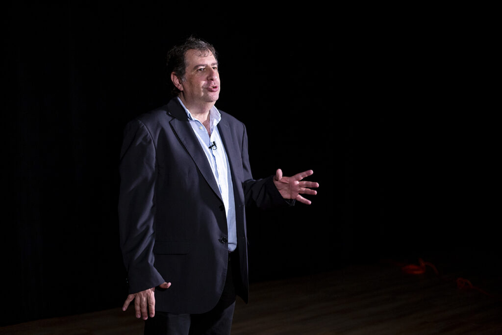 Legatum Carlos Azar-202 (1)