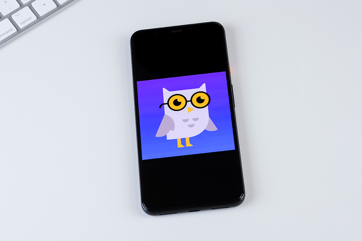 Socratic,By,Google,App,Logo,On,A,Smartphone,Screen.,Manhattan,