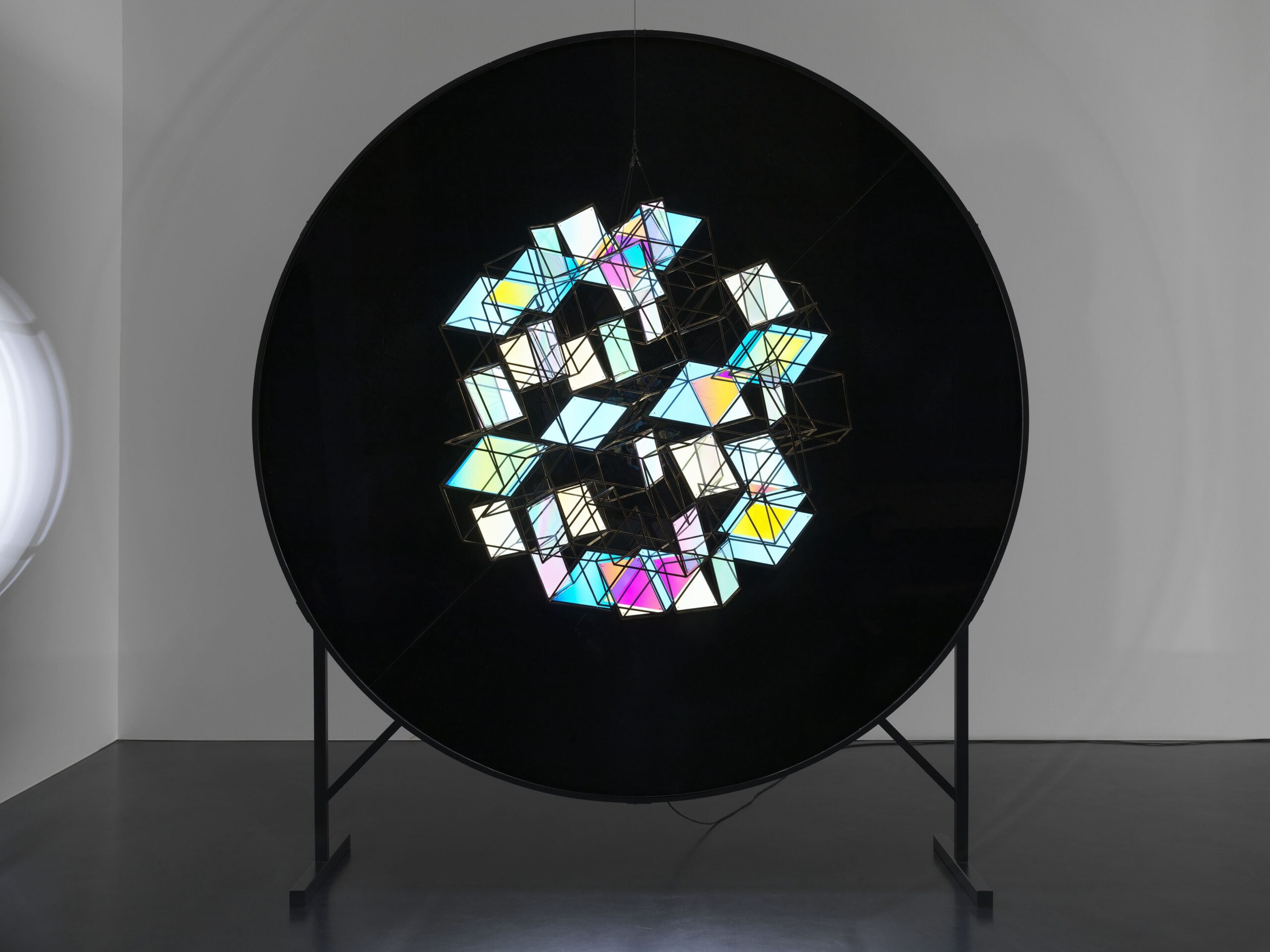 Obra de arte geométrico creada por Olafur Eliasson.