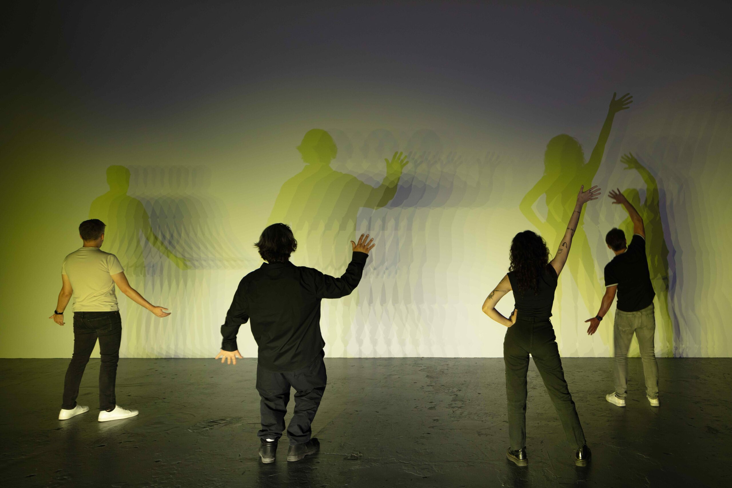 Una instalación inmersiva de Olafur Eliasson que transforma la percepción del espectador.