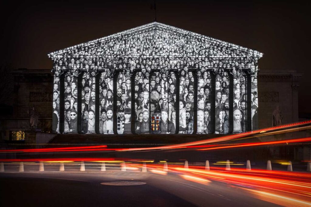 dossier_JR-x-Darren-Aronofsky-Standing-March-Assemblee-Nationale-Paris-France-2015-