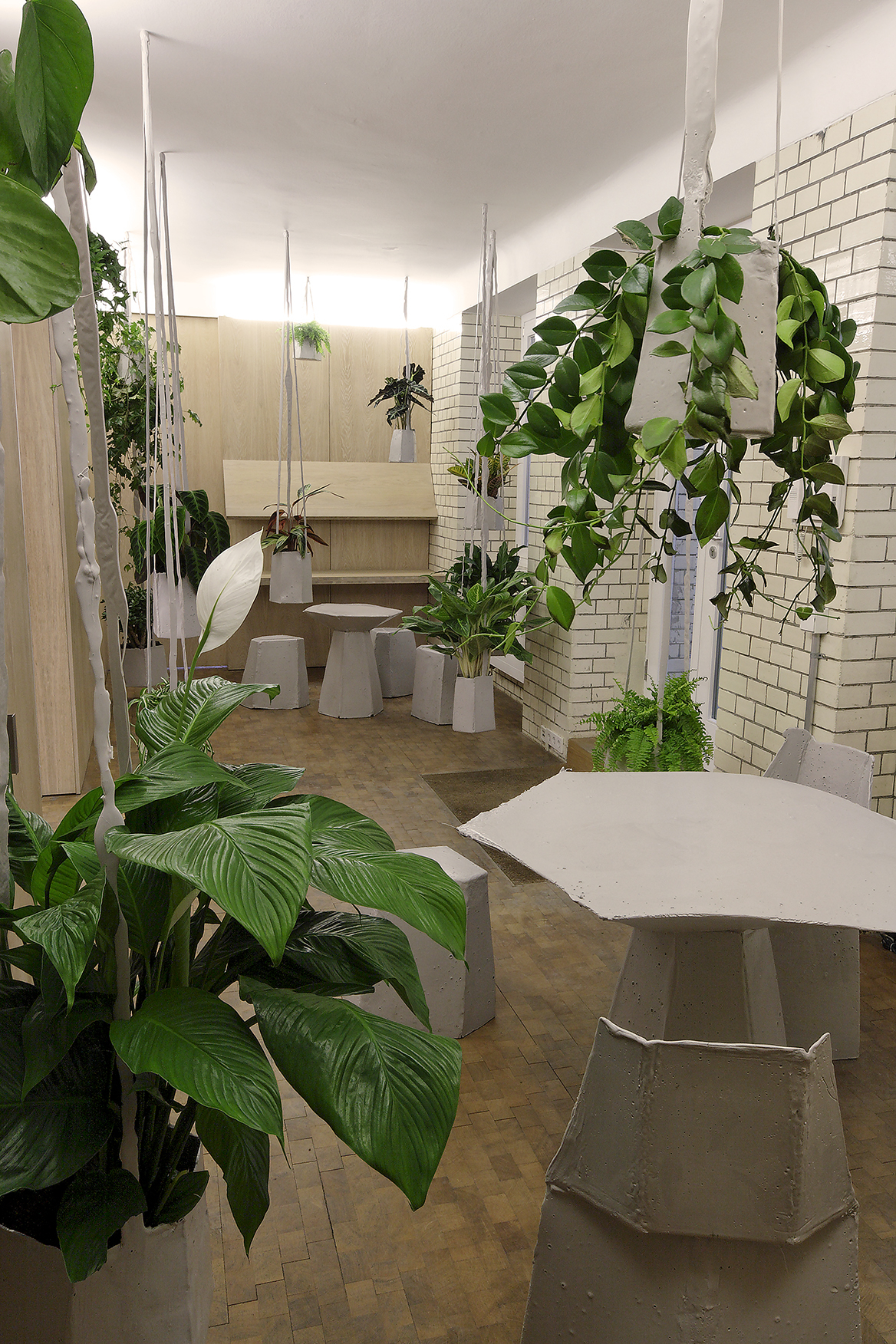 1_AMATEUR FURNITURE, ESTHER SCHIPPER GALLERY, 2009