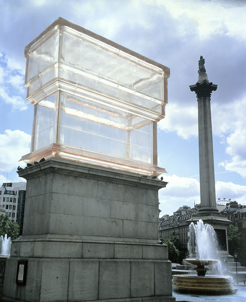 RACHEL WHITEREAD 2001 Monument